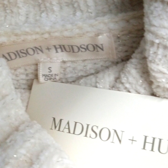 MADISON+HUDSON CREAM TURTLENECK LONG SLEEVE SWEATER SIZE SMALL NWT - Picture 3 of 7
